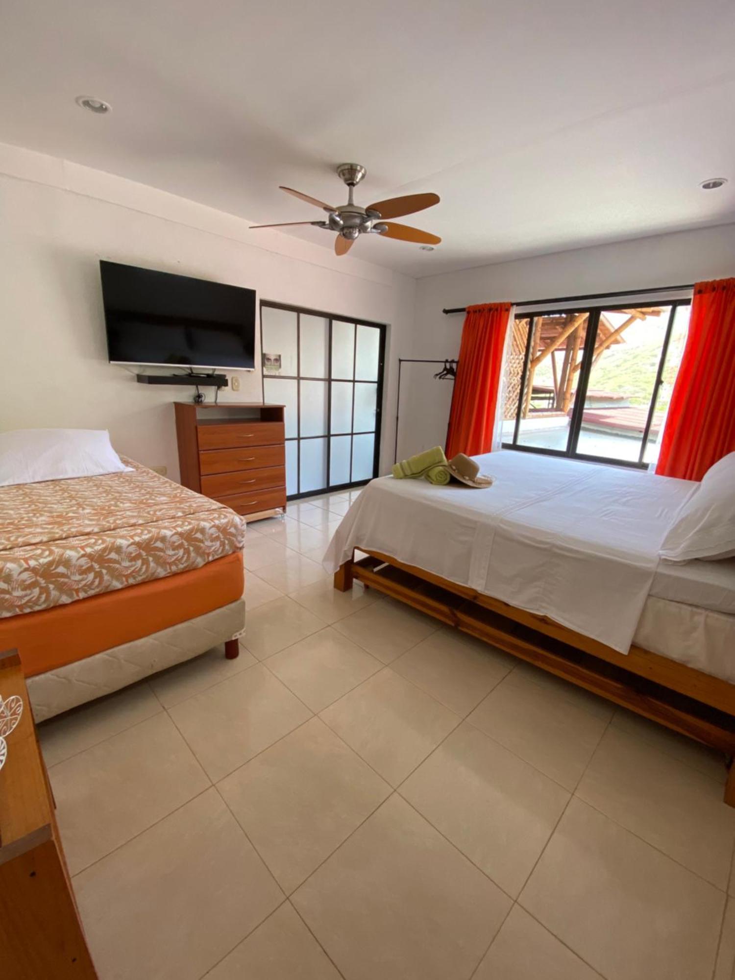 Casa Italia Guest House ตากังกา ภายนอก รูปภาพ
